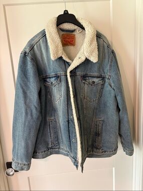 Levi's Light Blue Denim Jacket with Cream Sherpa Collar